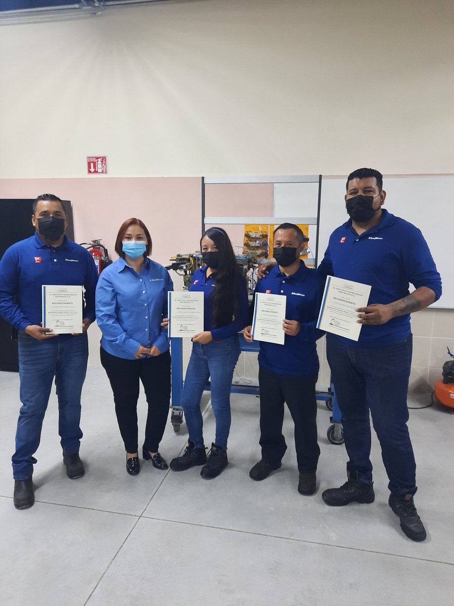 de_intec's tweet photo. Se llevó a cabo la ceremonia de cierre de Curso Electromecánico de la empresa @BorgWarner en las instalaciones del Centro de Formación Profesional del Intec Don Bosco. 👏 https://t.co/EEADpVgHXb