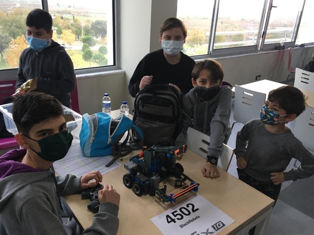 UOGaziemir's tweet photo. Ortaokul Robotik Takımlarımız #TigersKing #BlackRabels ve #uTigers takımlarımız Manisa CBU tarafından organize edilen Vex IQ Challenge a katıldılar. Öğrencilerimize başarılar diliyoruz. 🎉

#UğurluOlmak https://t.co/eIB3b46gG5