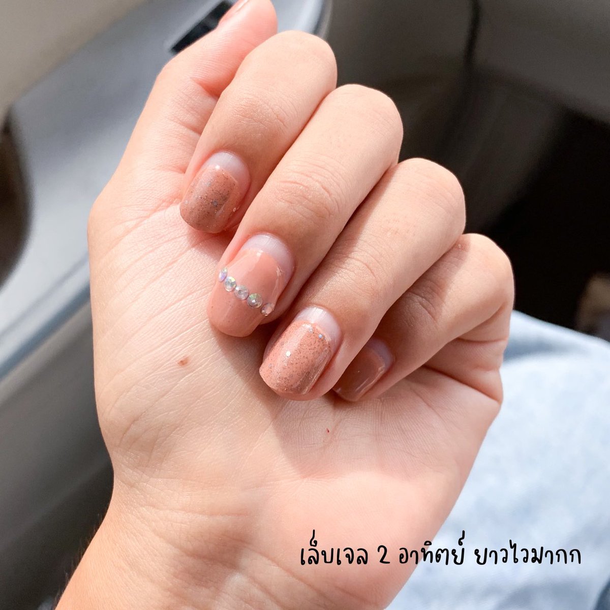 toffyreview's tweet photo. ตัวบำรุงผิว ผม เล็บของยี่ห้อนี้กินดีมาก ไม่ได้รู้สึกไปเอง เพราะผมร่วงน้อยลงจริงๆ ที่สัมผัสได้ คือ ปกติเล็บฉีกง่ายมาก ตั้งแต่กินอันนี้เล็บแข็งแรงขึ้นและยาวไวขึ้นด้วย เรื่องผิวยังไม่แน่ใจ ใครผมร่วงเล็บบาง ไปตำ พิกัด https://t.co/wmBbINRuvI https://t.co/8pgJhV5Wi0