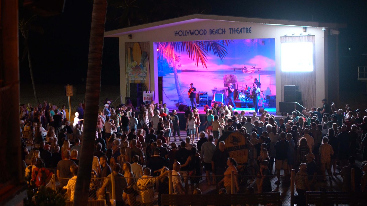 Mville_HBR's tweet image. Saturday shows at the bandshell 🎸 🎤 🎹 🎵 

#Music #Bandshell #HollywoodFL