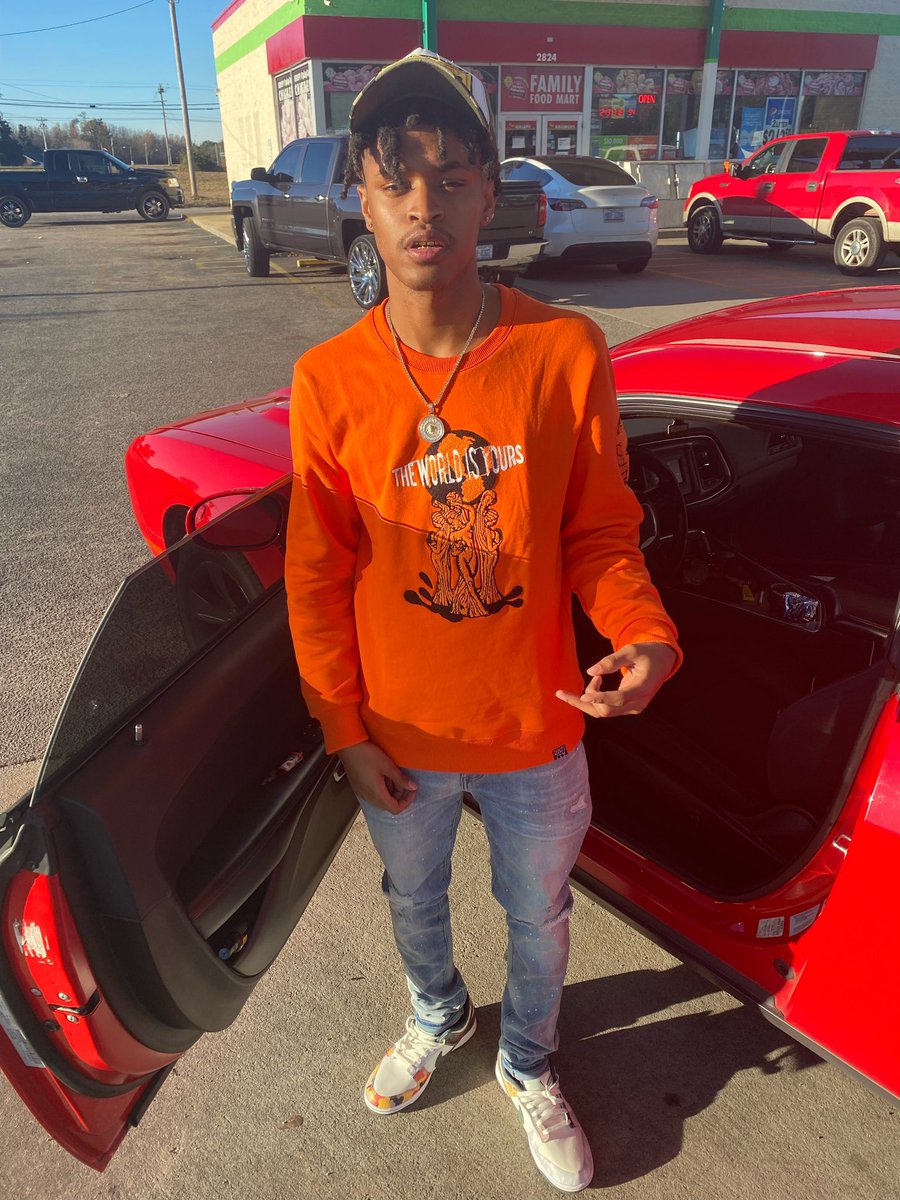 BestJavan's tweet photo. I grew up round dope boys I don’t need no stylist..I got grown man money can’t be acting childish 🧡 https://t.co/IJDUEuTUTD