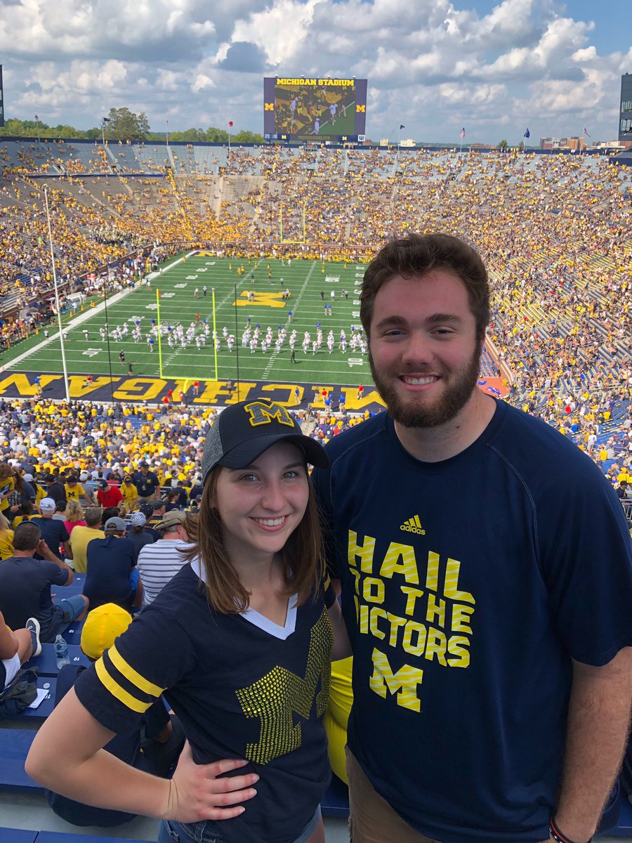 marissadiver's tweet photo. Also here’s a little throwback pic GO BLUE! 💙😉🏈 https://t.co/Zkhmt3nS4W