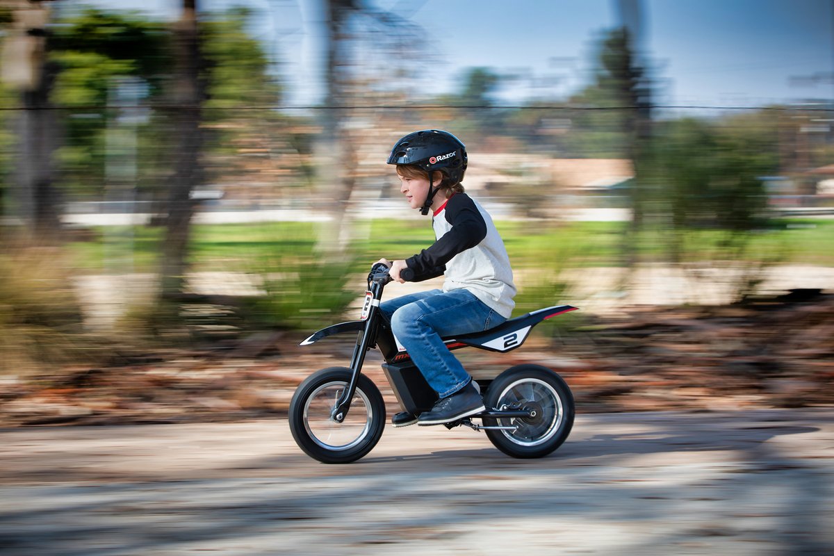RazorWorldwide's tweet photo. Start 'em young! 🏁 The #MX125 is the perfect intro to adventure, offering the adrenaline-pumping fun of off-road riding in a scaled-down size, designed for riders ages 7 and up. https://t.co/3xyiqIAzzJ
