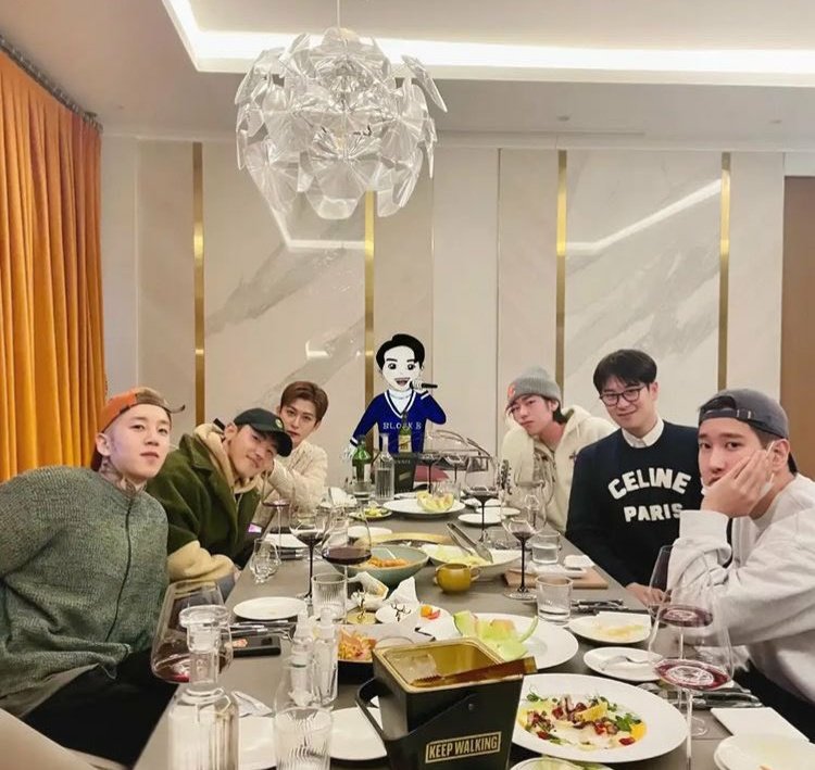 taeilpics's tweet photo. I CANT I JUST https://t.co/J9idE6uU33