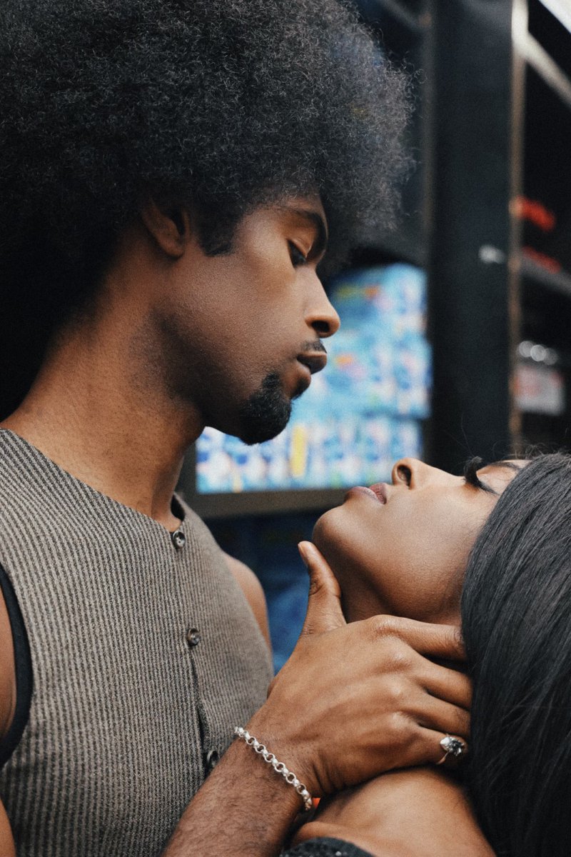 FUCCl's tweet photo. Love Jones.
shot by me. https://t.co/cGMTCWnqoB