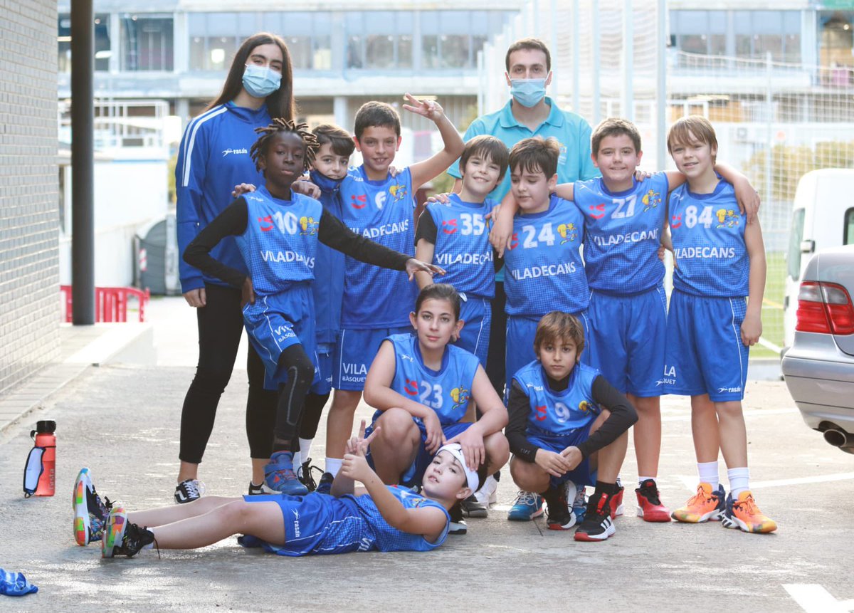 VilabasquetVila's tweet photo. 📊RESULTADOS FIN DE SEMANA:
✅ Mini Masculi Blau 88 - 58 @BasquetCornella 
❌ Premini Femeni 38 - 39 @SbdSudBasquet 
✅ Mini Masculi Blanc 69 - 56 @BCSJD 
❌ Junior Femeni Blanc 55 - 59 @CBSantpedor https://t.co/qHkC0mpu3m