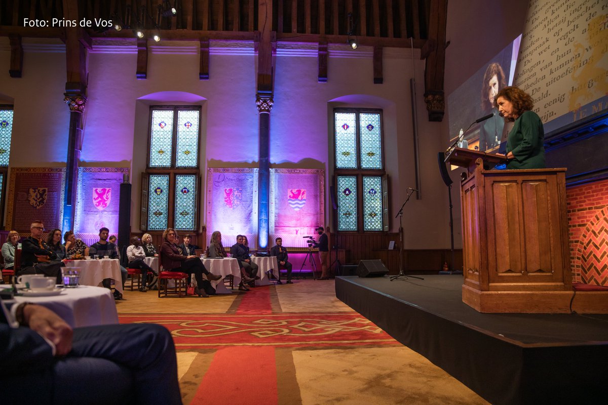 MinOCW's tweet photo. Vanmiddag heeft @ivanengelshoven namens het kabinet excuses aangeboden voor de oude Transgenderwet. Mensen konden hun geslachtsaanduiding in de geboorteakte veranderen, onder voorwaarde van geslachtsveranderende operaties en blijvende onvruchtbaarheid ⬇️
https://t.co/iQwLTmWeP5 https://t.co/13QmUUczPb