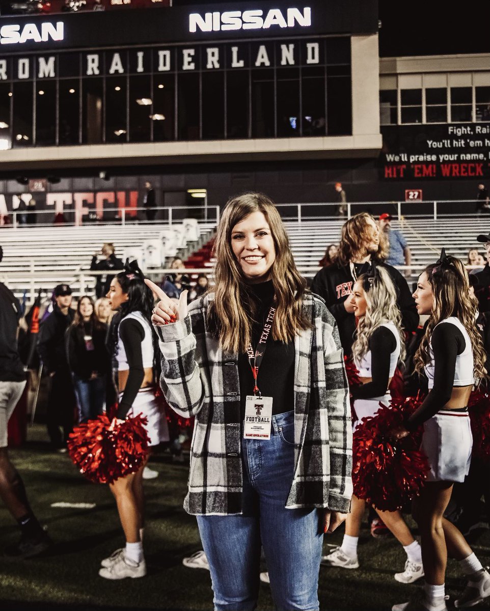 Happy 21st Birthday Preslee!! We could not be more proud of the young lady you have become. Hope you have a great day!