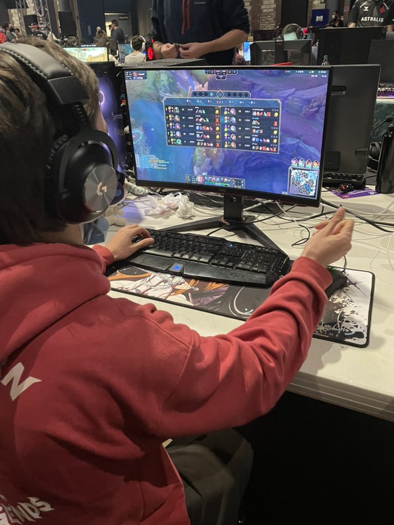 Zbay tweet media