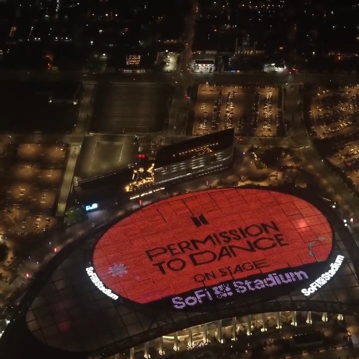 Diminie1317's tweet photo. #BTSARMY #방탄소년단 #PTD_ON_STAGE_LA #Stage_For_ARMY #BTSinLA https://t.co/sMbb50a7Ad