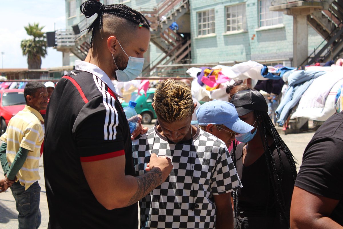 CRCFalseBay's tweet photo. Lavender Hill (Muir Court) outreach this morning. Thank you to everyone who made it possible for us to distribute clothes, cooked food, bread, party packs, fresh fruit and stationary. Let us continue to be the Hands and Feet of Jesus Christ! https://t.co/PjPIE82Oms