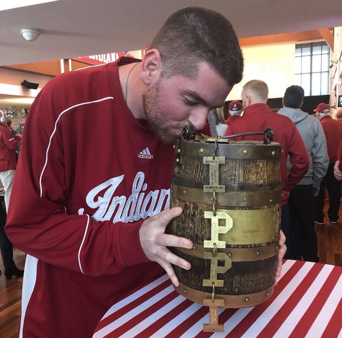 Zane_Clodfelter's tweet photo. #BucketDay ⚪️🔴 https://t.co/KMTOX2WMAS