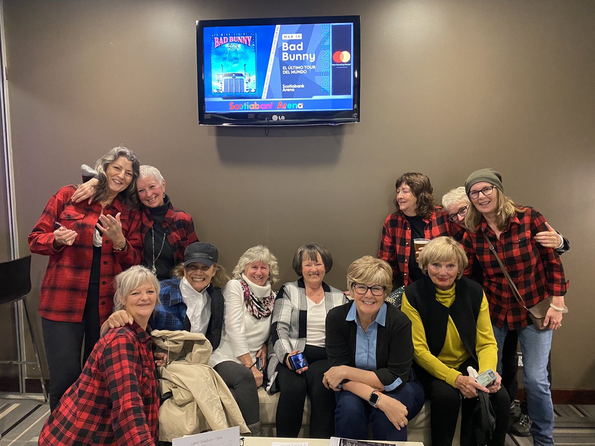 dvanwyck's tweet photo. Shoutout to @JDawick for giving the Yaya sisters his box for the Phil Collins concert. T would have approved ❤️ https://t.co/l3AYRj4BxD
