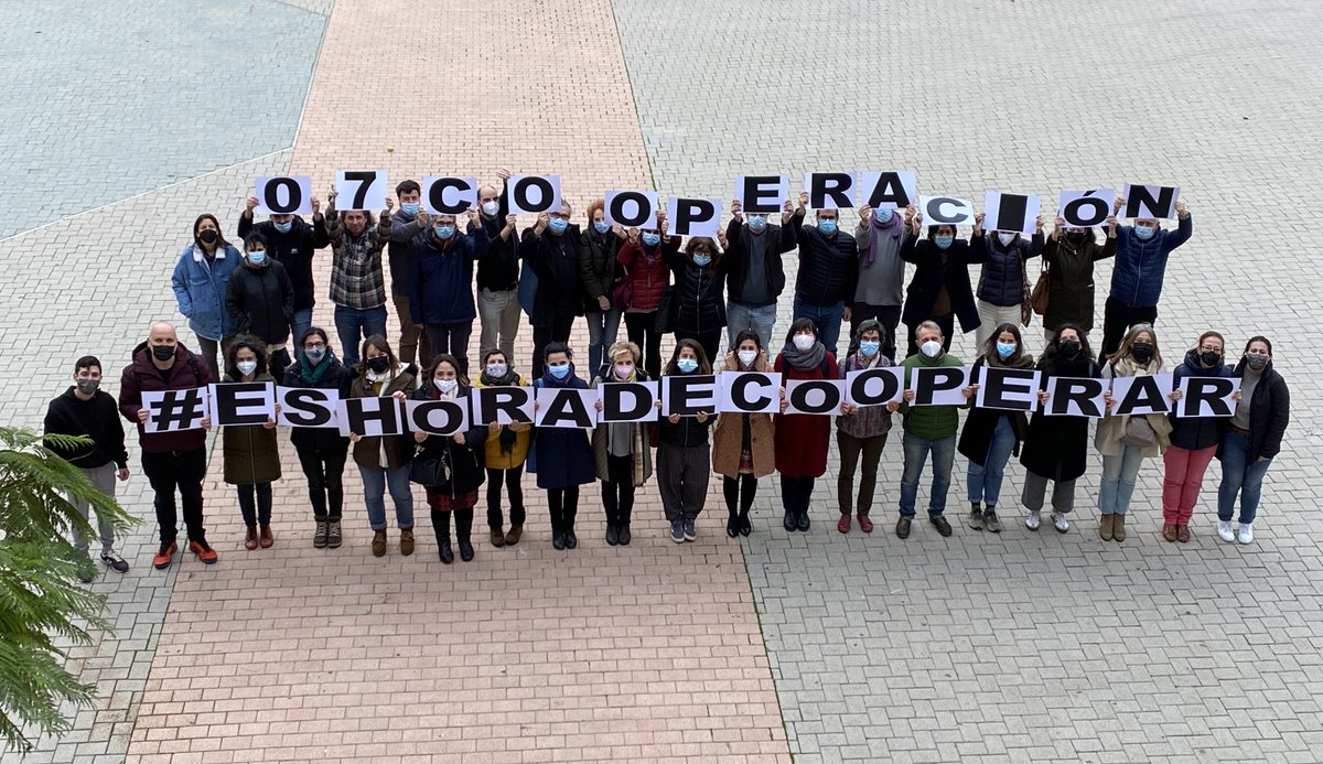 Representantes de las 17 Coordinadoras Autonómicas de ONGD reivindicamos, desde Murcia, que las administraciones públicas cumplan con el 0’7 para Cooperación.

#EsHoraDeCooperar
#NosVaElFuturoEnEllo