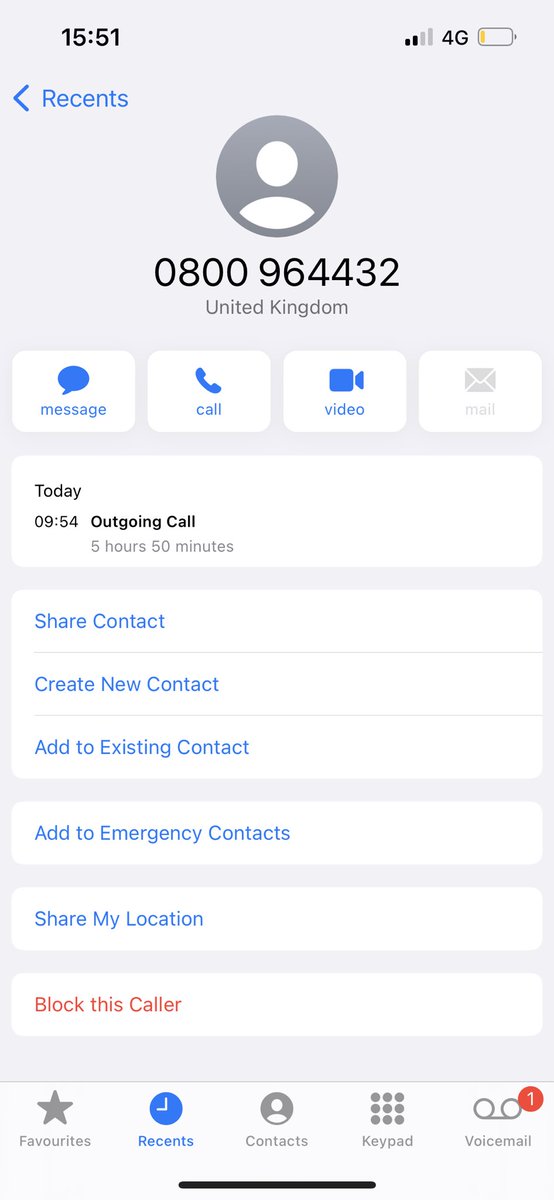 emmanoakes13's tweet photo. @Qantas 5hrs 50 and your line just gets cut?! Am I meant to spend another 6 hours on hold now? Appalling customer service https://t.co/fwp8Gna7hR
