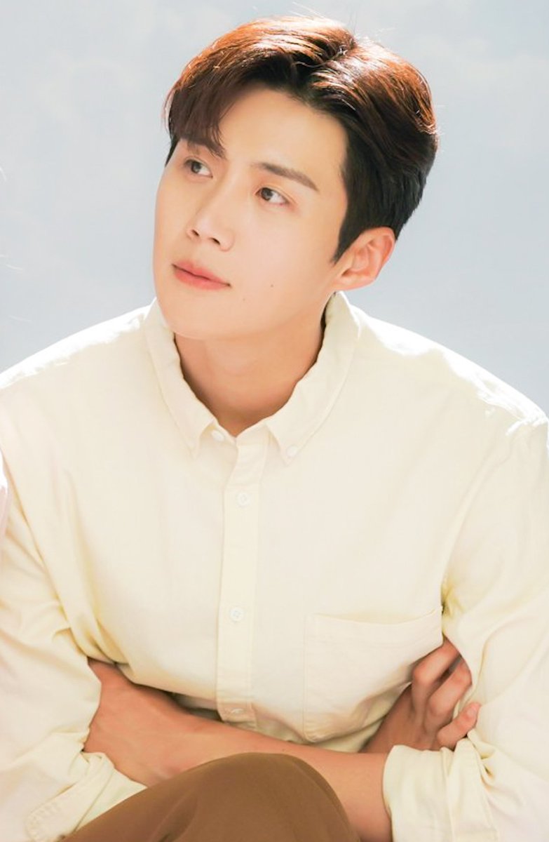 SEONHOLOOKS's tweet photo. https://t.co/JoFxIjnBL4