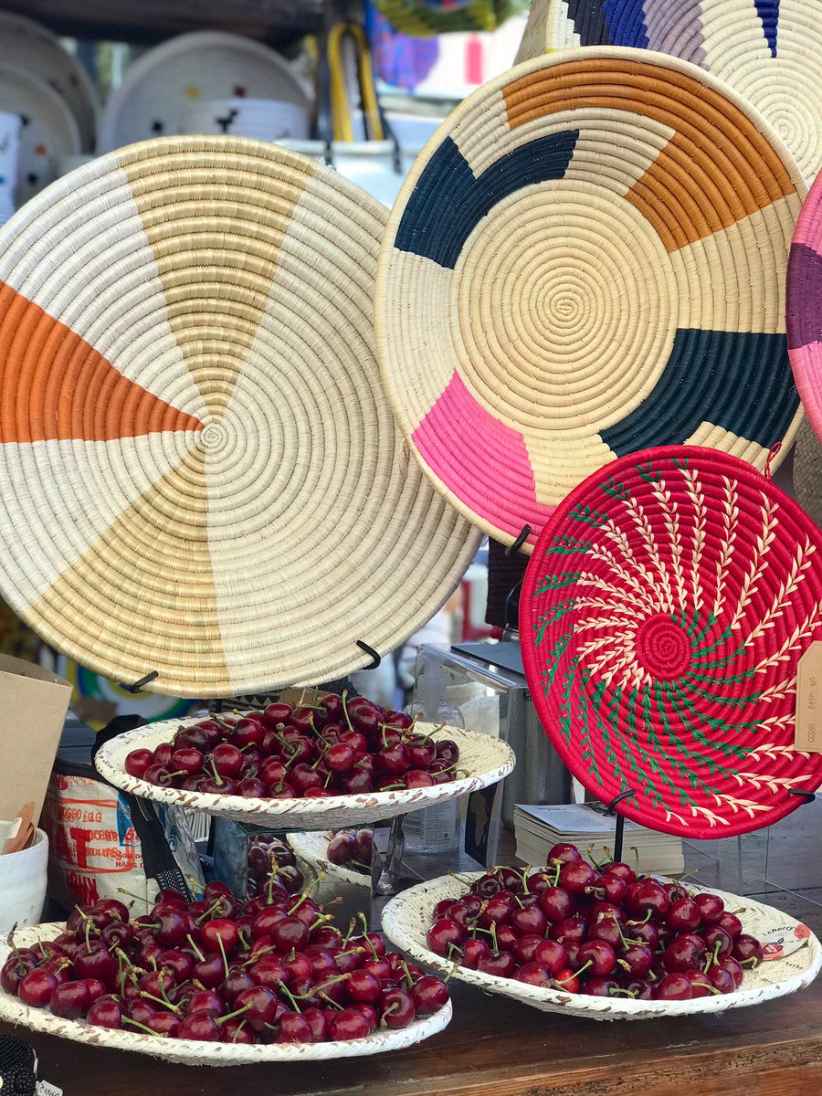 Edelweiss_Delp's tweet image. 🍒 Cherries everywhere! @OZCFarm market in Cape Town. Simply delicious. #cherrytime #travel #southafrica #market #foodie ❤️🍒🍒🍒❤️❤️