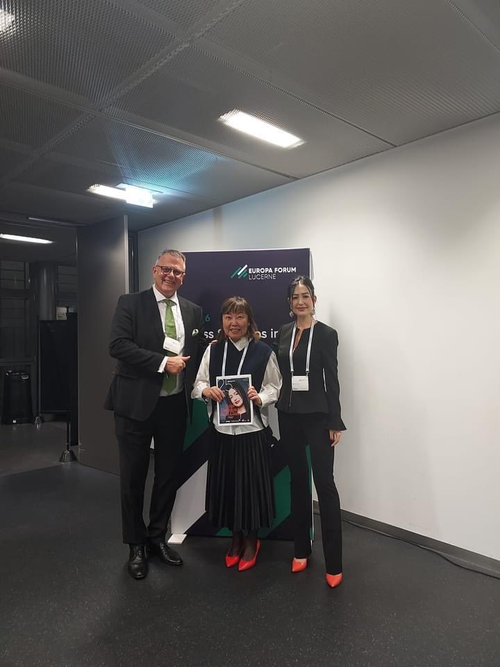 martinaglobal's tweet photo. This feels as good as receiving a Grammy Award, I’m sure! 🥇 

Thank you for the recognition and appreciation. 

So glad to reunite with my #Montreux Jazz Festival China music family and have our first board meeting in Zurich. 

Can’t wait for #MJFC2022! 

#MJFC #MJFC22 https://t.co/5d5LcoJEgK