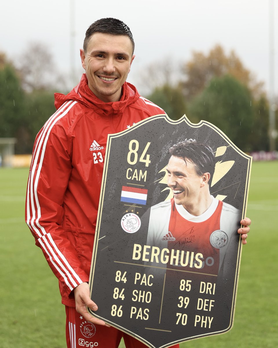 Freshhh, Stevie! 🤩

Want to win this signed card?!
• Like &amp; RT this Tweet
• Follow <a href="/AFCAjax_eSports/">Ajax Esports</a> &amp; <a href="/AFCAjax/">AFC Ajax</a>

#TOTW | @EASPORTSFIFA