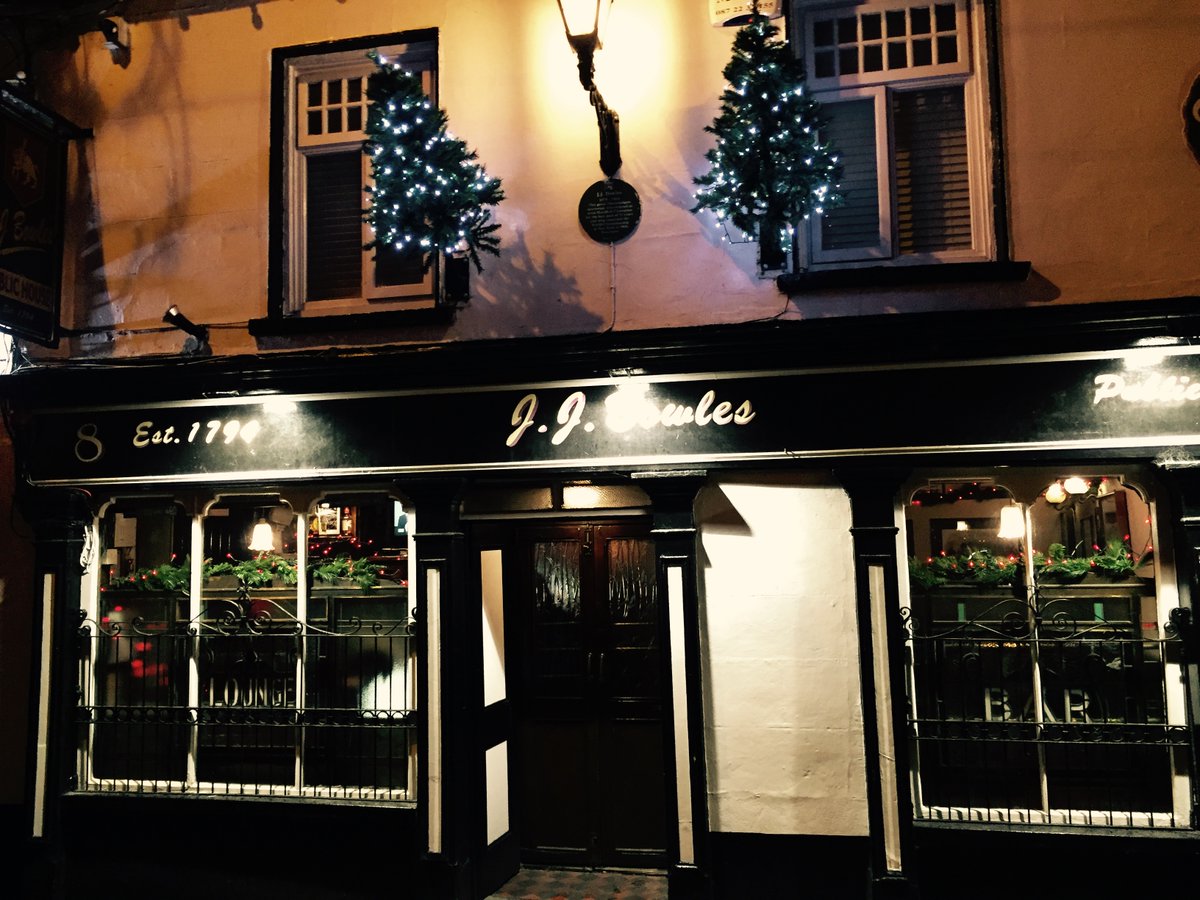 jjbowlespub's tweet photo. The lights are up and the fire is lit.
Always a warm welcome at JJ Bowles!
#JJBowles
#Limerick https://t.co/TVJTlNQ0oi