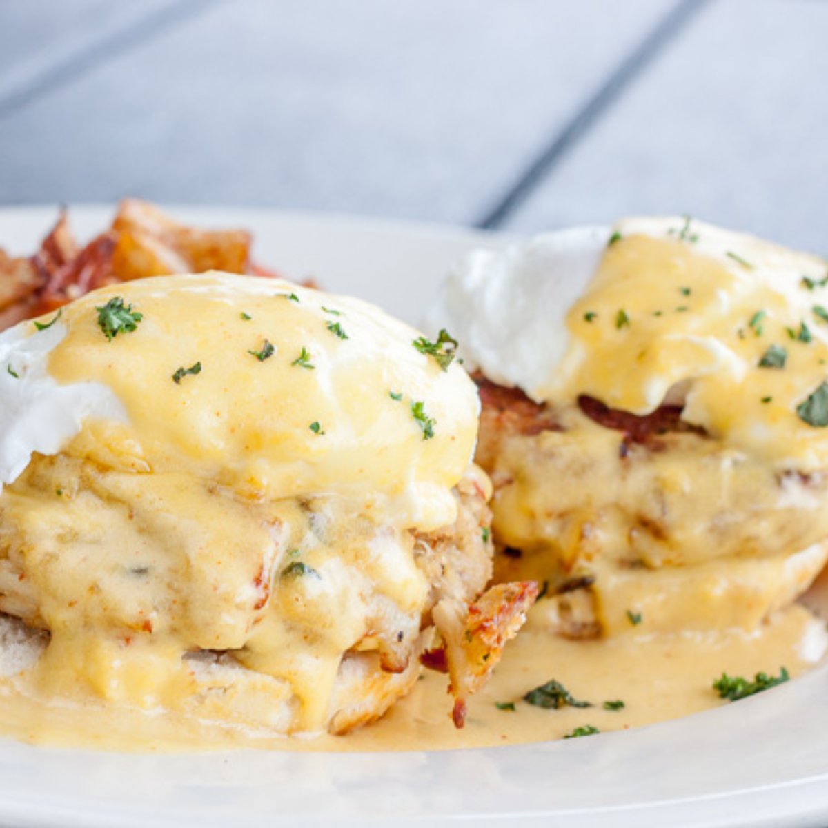 ChefPointCafe's tweet photo. Give the chef a break this weekend and treat them to a meal that someone else made for a change! Our crab Benedict offers all the comforts of home with grilled crab cakes and a house-made Hollandaise. https://t.co/TcstW7O4Pj