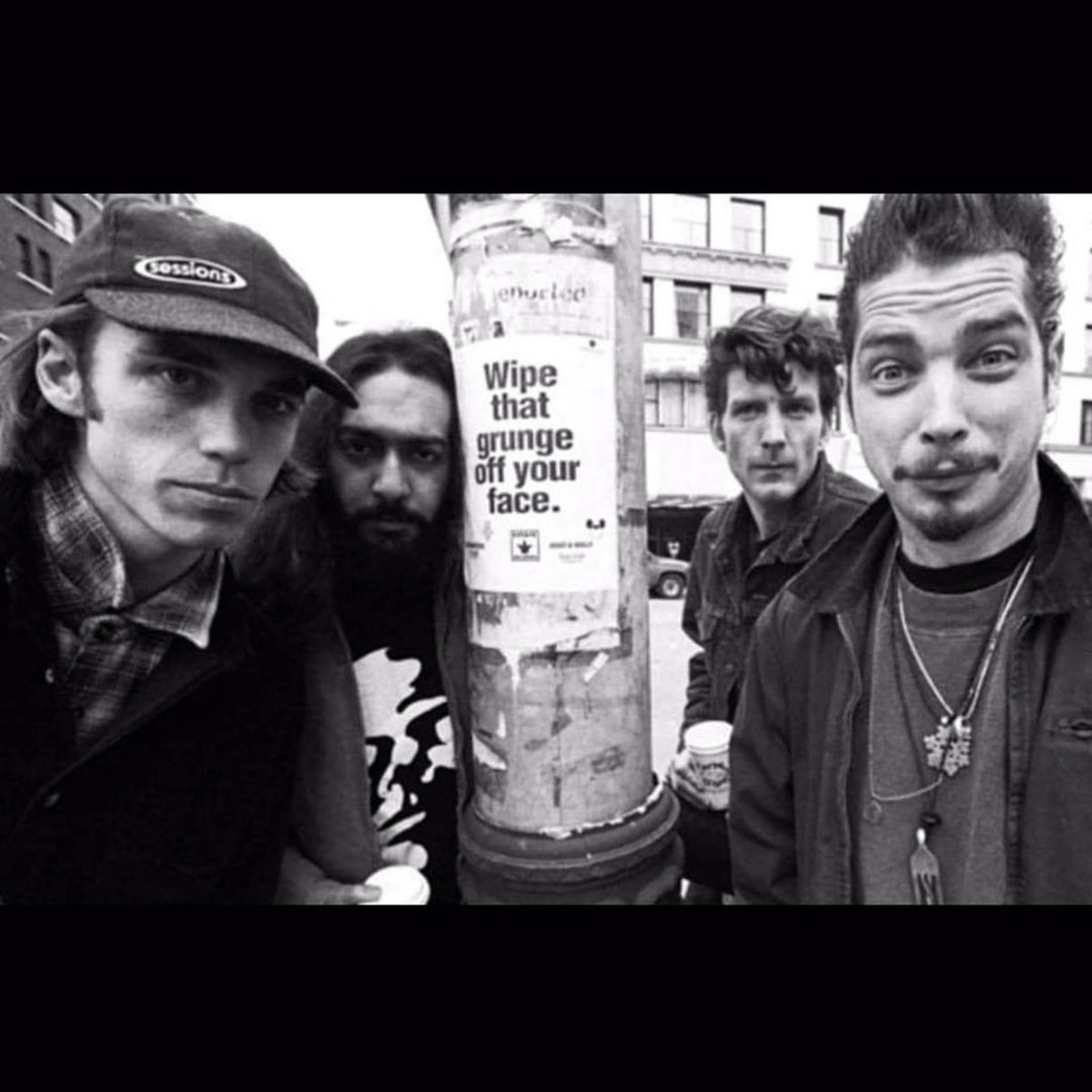 JeffAmentsArmy's tweet photo. #MattCameronWeek #MFC
In 1994, MFC talked to Modern Drummer about recording @soundgarden Soundgarden’s Fell On Black Days: https://t.co/Sx3XUVxJpB