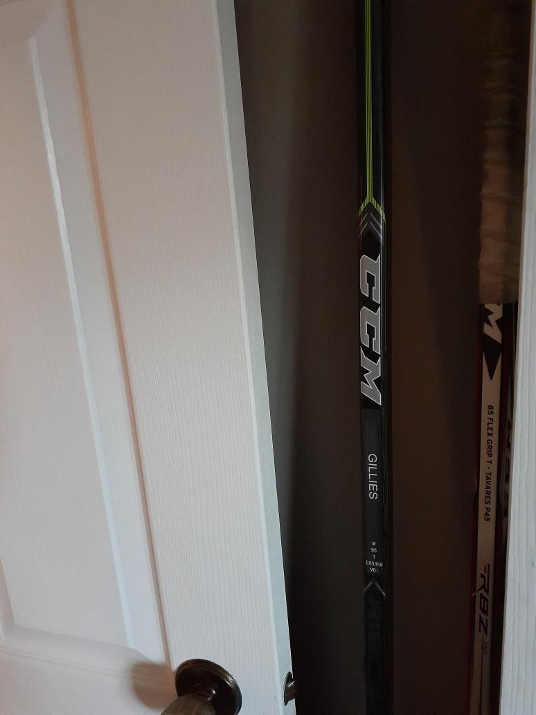 4thlineVoice's tweet image. &quot;Do you need 2 sticks?&quot; 
-Wife 
&quot;That&apos;s game used&quot;
&quot;What game?&quot; 

#MovingProblems