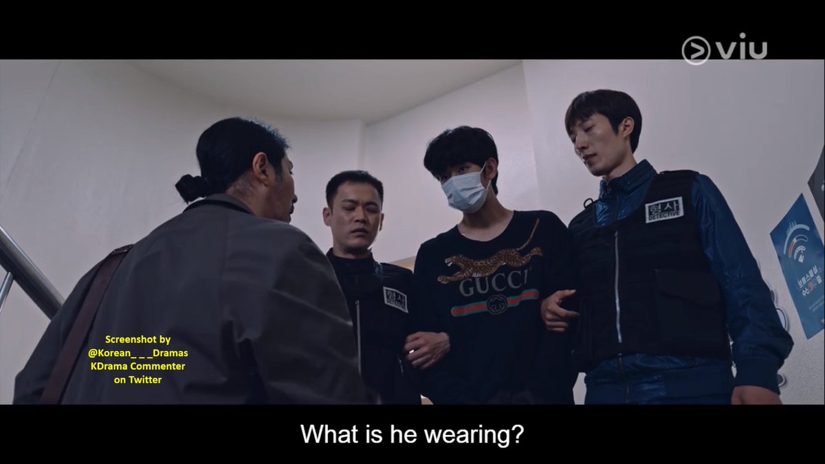 Korean___Dramas's tweet photo. Kim Soo Hyun delivering another top performance in #OneOrdinaryDayEp2 as nobody bothers to listen to poor Hyun Soo ☹️

And with the police dressing him as a street punk to influence the judge's decision, Hyun Soo will be in for a hard time in Ep3 😣
#OneOrdinaryDay #KimSooHyun https://t.co/TfK9uEJ161