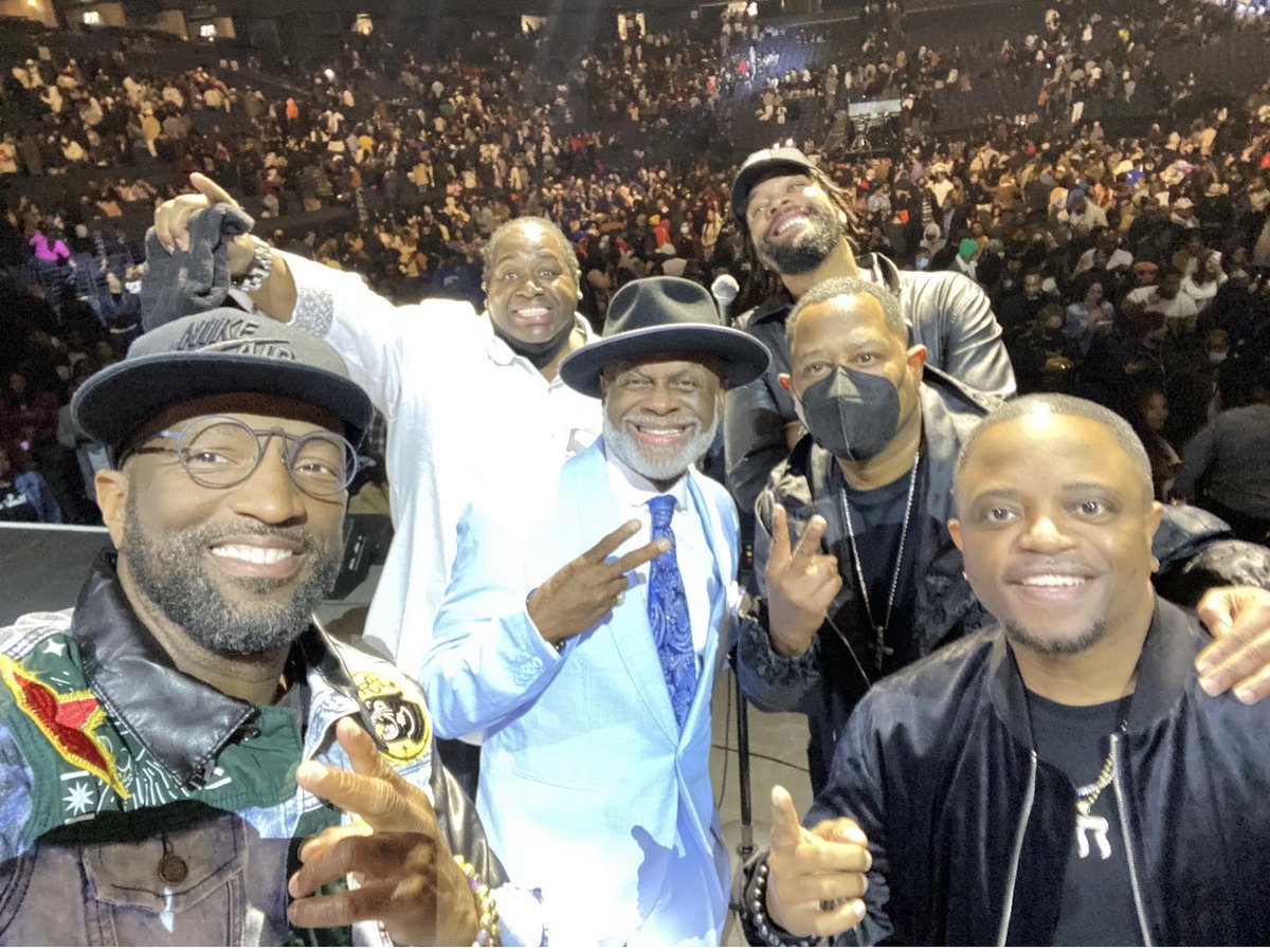 Michael Colyar (@michaelcolyar) on Twitter photo This is what happens when fun gets together. Seven Thousand showed up and We showed out. Thank You <a href="/MartinLawernce/">Martin Lawernce</a>. This is what happens when fun gets together. Seven Thousand showed up and We showed out. Thank You <a href="/MartinLawernce/">Martin Lawernce</a>.