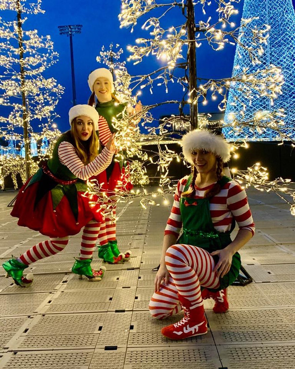 Hiresanta's tweet photo. "Christmas was on its way. Lovely, glorious, beautiful Christmas, upon which the entire kid year revolved."
A Christmas Story
#Christmas #Elves #VirtualSanta
@DesperateChara3 https://t.co/1KxQiCXW2Z