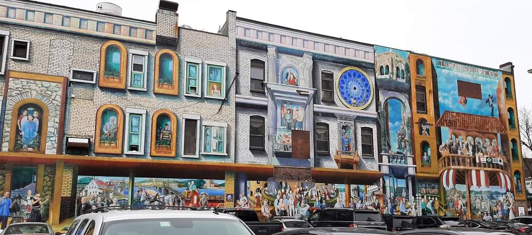 LizT4Congress's tweet photo. I took this picture of these amazing murals, just a few of many, on the buildings in downtown Williamsport, PA in Lycoming County.
#ExpressYourself #urbanbeauty #12thDistrictBeauty #LycomingCounty #lt4c https://t.co/bWZ1WnnxBj