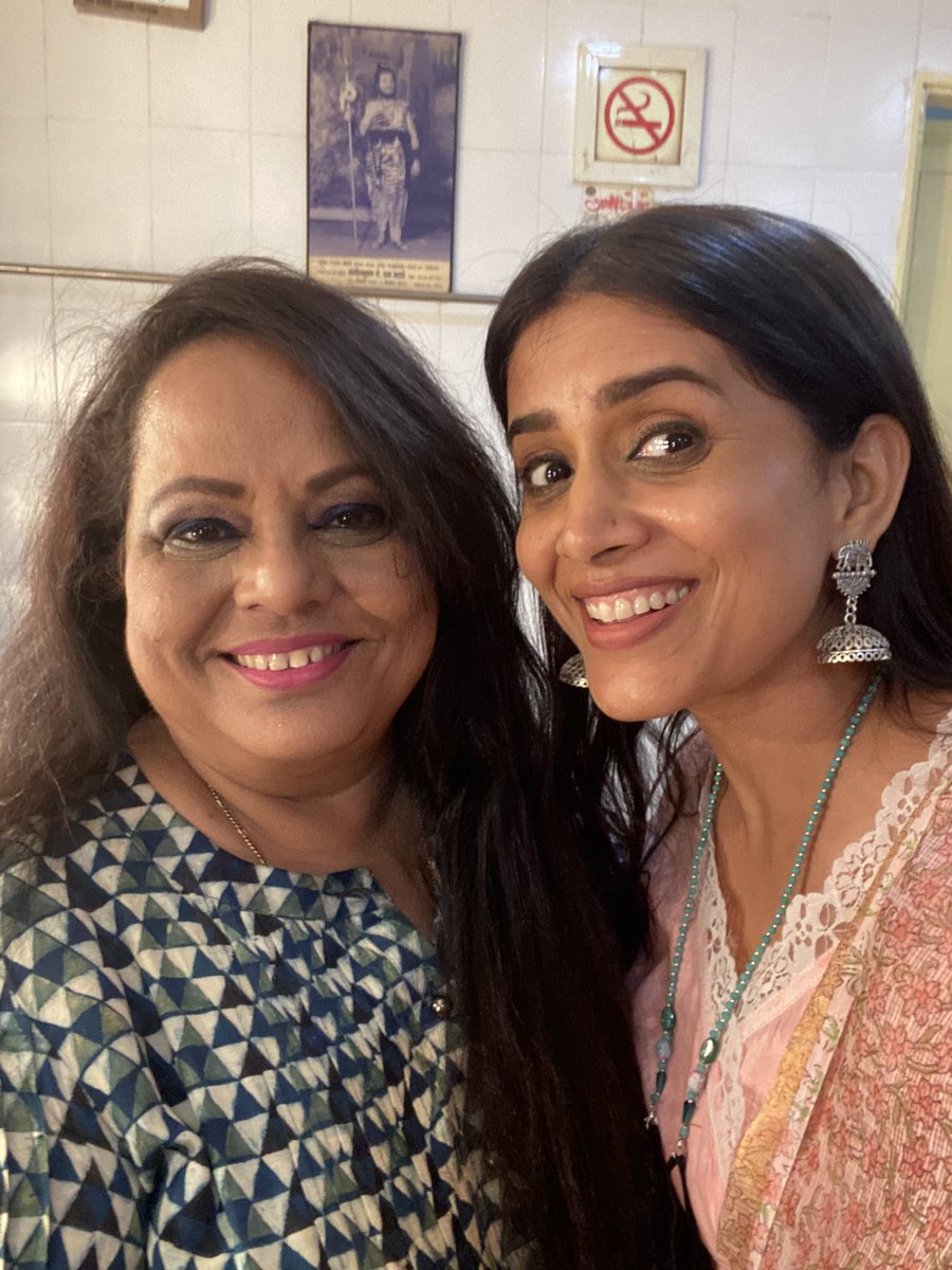 sonalikulkarni's tweet image. मी नाटक बघितलं💚बंदी उठल्यावर मला सगळ्यात आधी नाटकच बघायचं होतं.व्हॅक्युम क्लिनर😍मस्त प्रयोग,टीम,शिस्तशीर प्रेक्षक!अशोक सराफ-दिग्गज नट-निर्मितीची तगडी सोबत,दोघांचीही नॅाट आऊट सेंच्युरी♥️दोघांच्या एण्ट्रीला प्रेक्षकांच्या उस्फूर्त टाळ्यांचा कडकडाट🥰

#theatre
#postlockdown