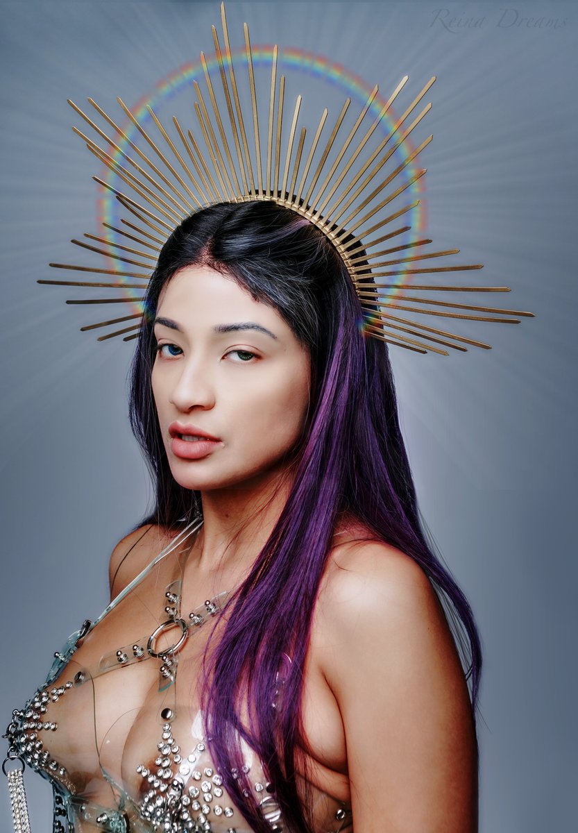RE_Crowned's tweet image. Fallen From Grace, Risen From Chaos
Fallen Angel Reina
Wearing Russian Designer Kojaikosti Clear Vinyl Star Set.

Photographer: @Creator_trigger