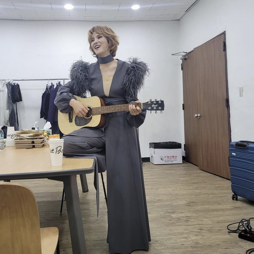 chojungseokintl's tweet photo. Jeongssas! Look! 🎉

A recent update of our queen, Gummy with CJS International Project’s guitar gift from #ProjectAloha last year!

His birthday project for this year is still ongoing and you may find the details in the reply below! 😆❤️  (@/cjes.tagram on IG) https://t.co/030FvXbujb