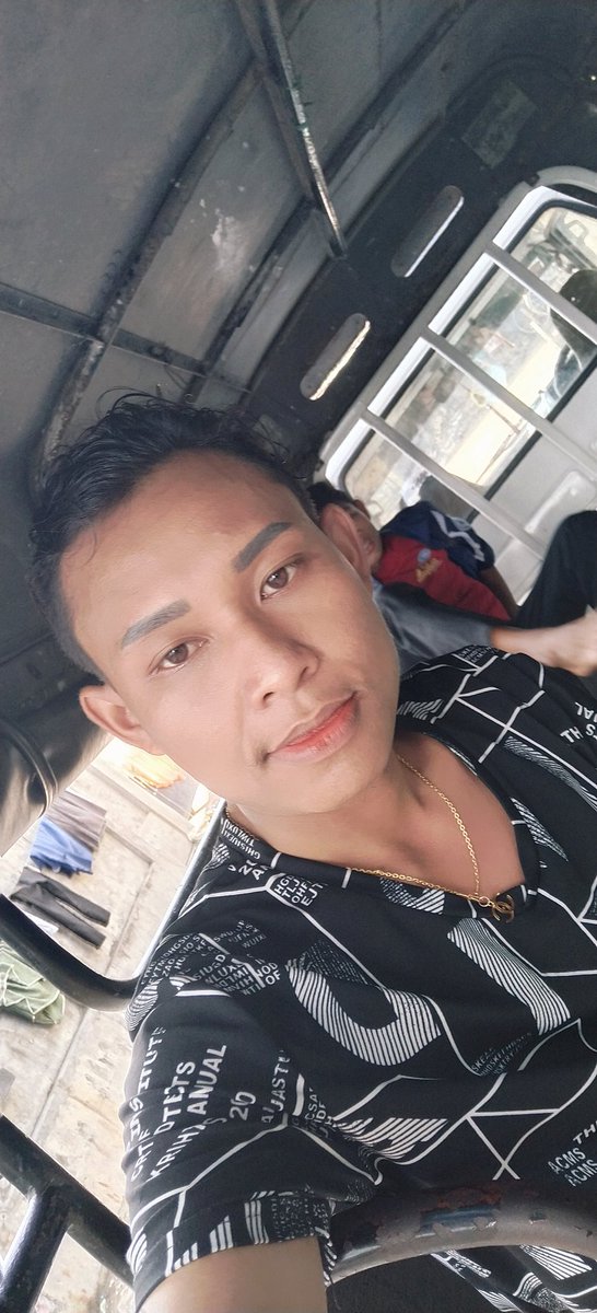 phyo_phyoko's tweet photo. ချစ်သူတစ်ယောက်လိုချင်တာ https://t.co/nbT3Q9GVdu