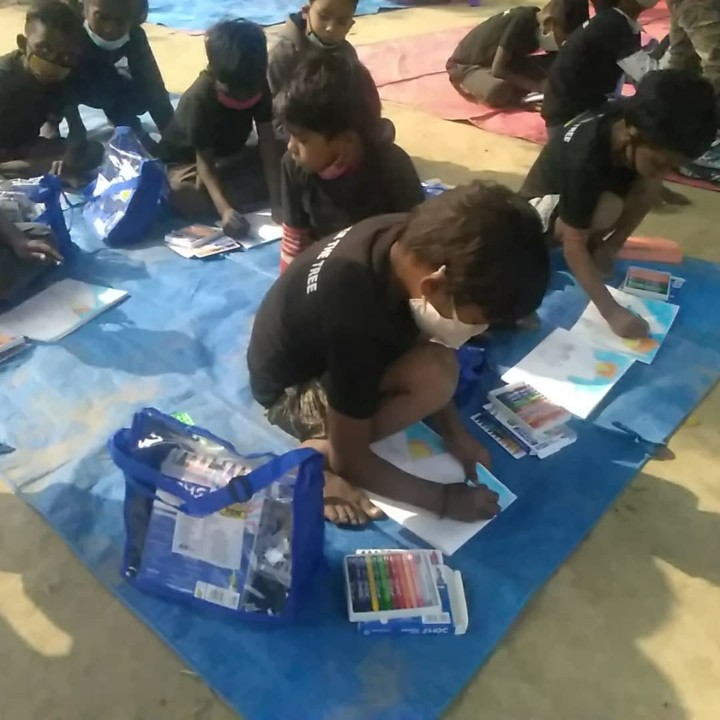 UttIndia's tweet photo. Sector 84 centre children did a lot of study and activities today. More volunteers joined  today for the session. Thankful to Ms Sayoni and Ms Shushmita and of course Mr Amit Bhatia for joining the session.
At the end, a healthy meal was served.
Sharing today's pix
#UnderTheTree https://t.co/n4Z7pBGetC