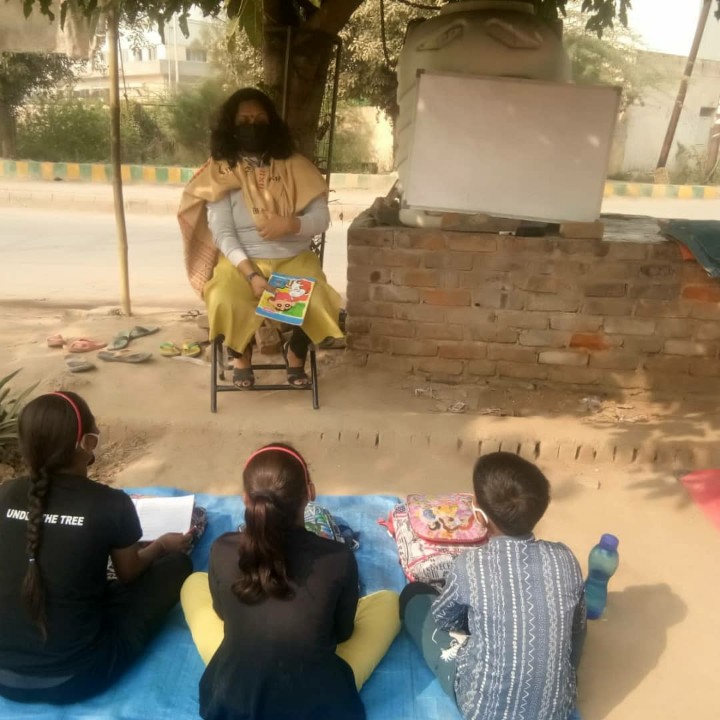 UttIndia's tweet photo. Sector 84 centre children did a lot of study and activities today. More volunteers joined  today for the session. Thankful to Ms Sayoni and Ms Shushmita and of course Mr Amit Bhatia for joining the session.
At the end, a healthy meal was served.
Sharing today's pix
#UnderTheTree https://t.co/n4Z7pBGetC