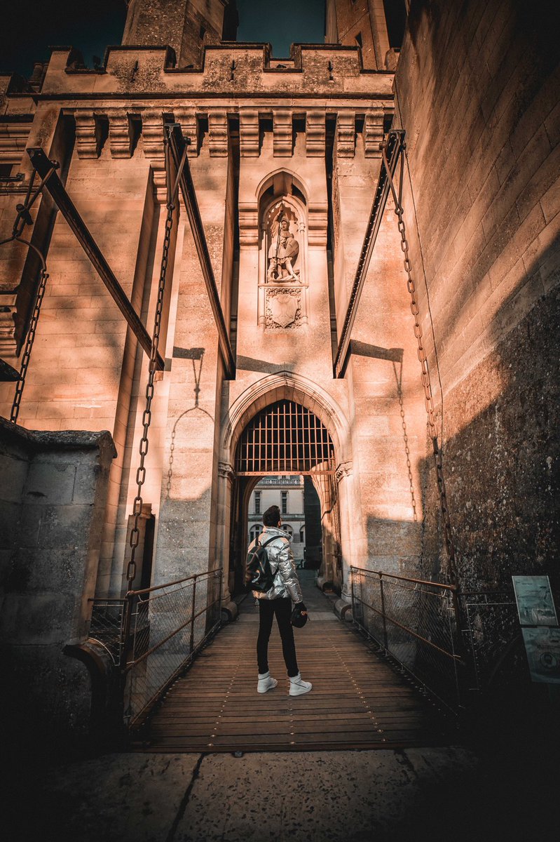 michaelcanitrot's tweet photo. Ready for a new @monumental_tour at the incredible Château de Pierrefonds ! 
Save the date : 19th December at 9pm on Facebook 🏰⚡️
#MonumentalTour #SaveTheDate #Pierrefonds #LeCreditMutuelDonneleLA https://t.co/bZZDOgk6Oh