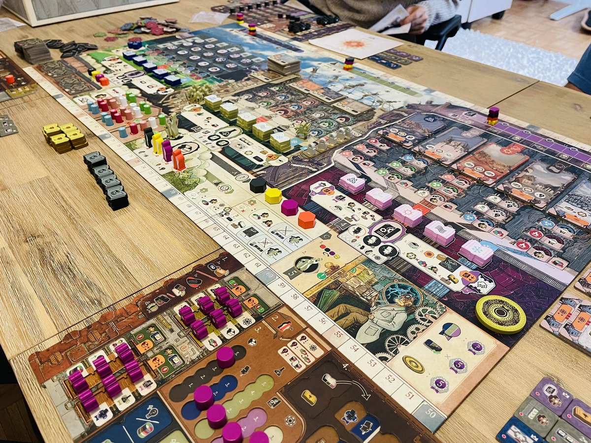 Sarah 🇵🇸 🐘💜🐘 Board Games in a Minute tweet media