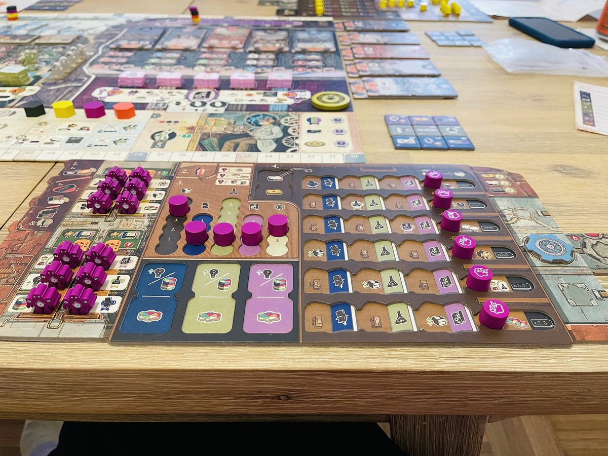 Sarah 🇵🇸 🐘💜🐘 Board Games in a Minute tweet media