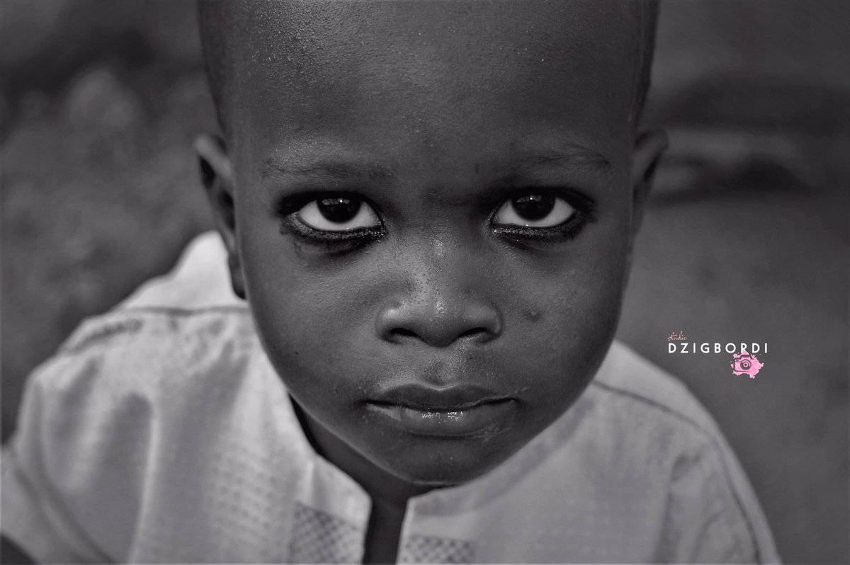 s_dzigbordi's tweet photo. “I am an African child
Born with a skin the colour of chocolate
Bright, brilliant and articulate
Strong and bold; I’m gifted
Talented enough to be the best
I am an African child” -Eku McGred

Photo and retouches by: Studio Dzigbordi. https://t.co/NtUE5SNrB2
