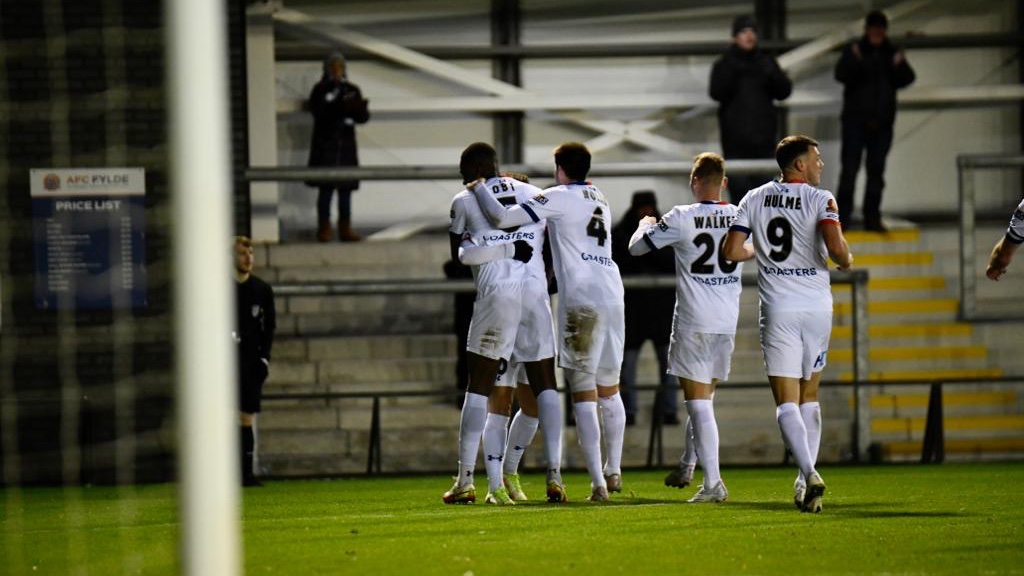 👊 Big Meeks on the scoresheet! #BornToBeFylde | 1-0