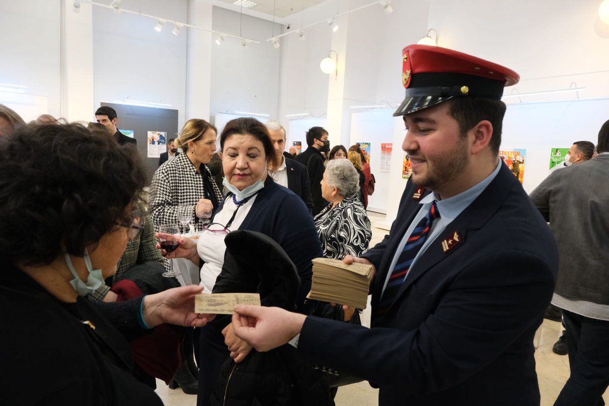 MaltepeBelTr's tweet photo. İstasyon Dergi 1. yaş gününü kutluyor 🎉

Birbirinden güzel etkinliklerin yer aldığı muhteşem gecede kondüktörler, derginin 1. yılı anısına bilet dağıtıyor. https://t.co/ReAZWeWI4F