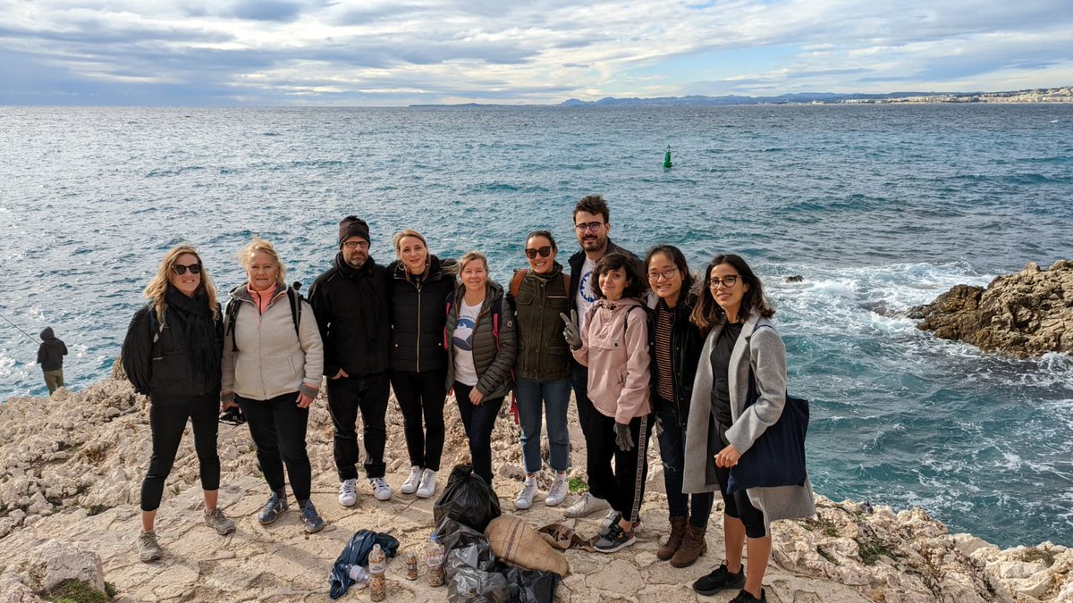 NiceShapers's tweet photo. Nettoyage de plage à La Réserve avec nos amis d'Odyssée Méditerranée ! 🌊

#NoWasteNovember #Nice06 #CotedAzurFrance #ILoveNice https://t.co/9pqybsW75C