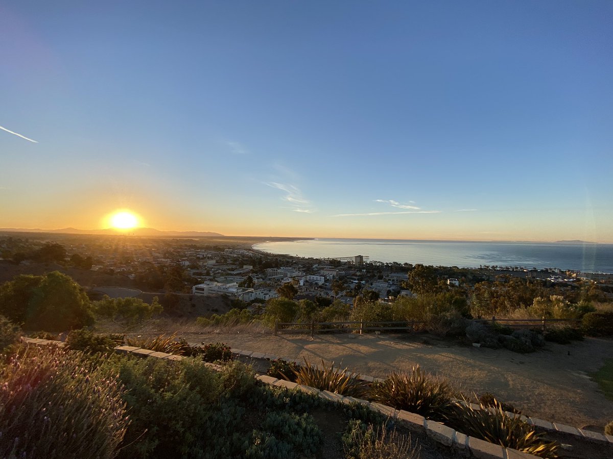 chrismalenab's tweet photo. morning 8-miler with a view.
#RunHappyTeam
#ExplorerTeam https://t.co/aq3vvqfugw