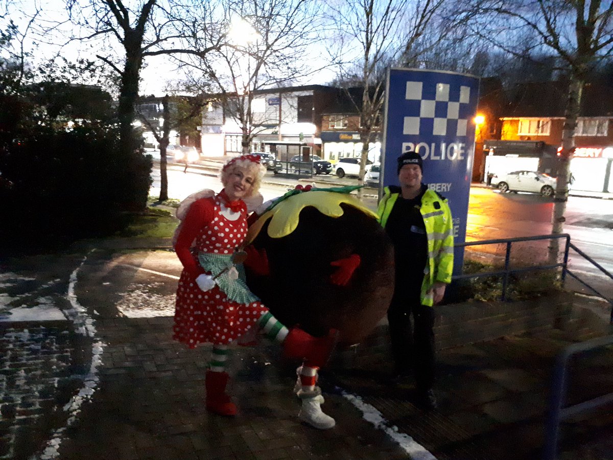HagRuberyCops's tweet photo. Great to see families out and about having a good time at Rubery today.  

Thank you to the volunteers who took part and made it a nice afternoon. https://t.co/qrdCJpjC6E