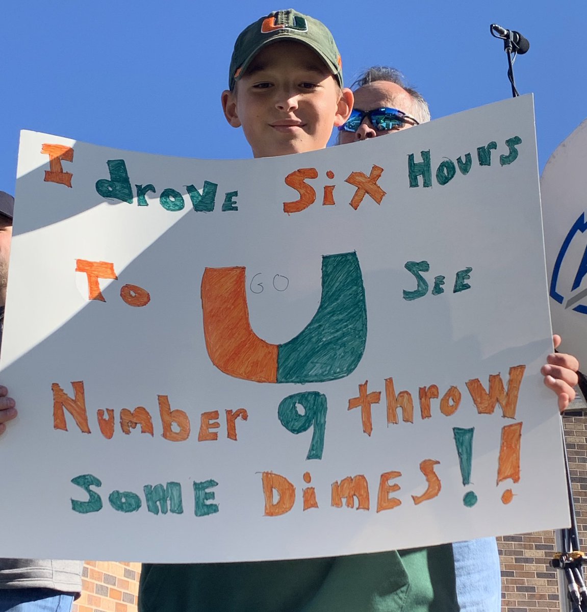ChristyChirinos's tweet photo. Love. This. 🧡💚🙌🏼🧡💚 https://t.co/a4x5zh6f2K