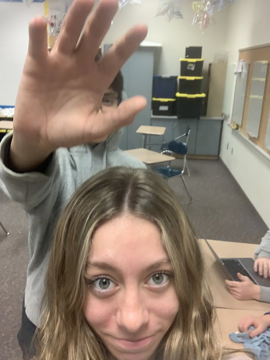 ttv_nerkuda's tweet image. Paparazzi