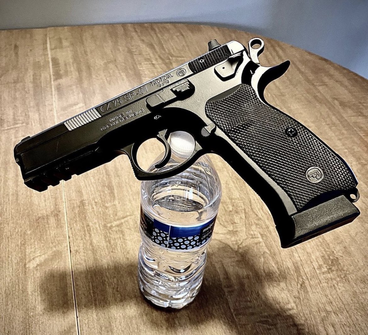 janedoe_cz75's tweet photo. そろそろ国内で使えるフルプラの
CZ75 SP-01欲しいぞ
造形でも3dプリンターじゃないちゃんとしたやつ
shadow1でもtacticalでもなんでもいい
#cz #czusa #czub #Ceskazbrojovka #カッコいいCZ #czguns #czsp01 #cz75 #cz75sp01 https://t.co/oEho4yW5Lx