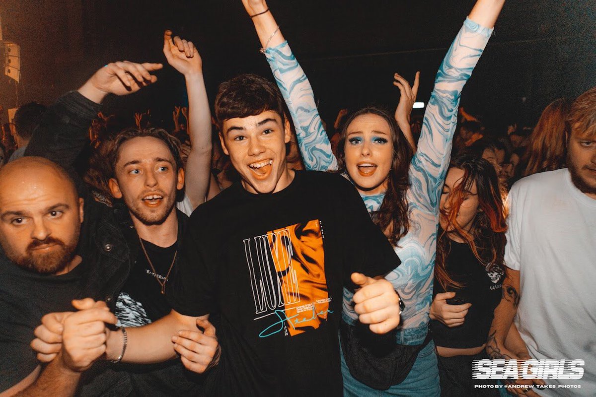 em ≅ (@emmabarry94) on Twitter photo put ur hands up if u love <a href="/SeaGirls/">SEA GIRLS ≅</a> put ur hands up if u love <a href="/SeaGirls/">SEA GIRLS ≅</a>